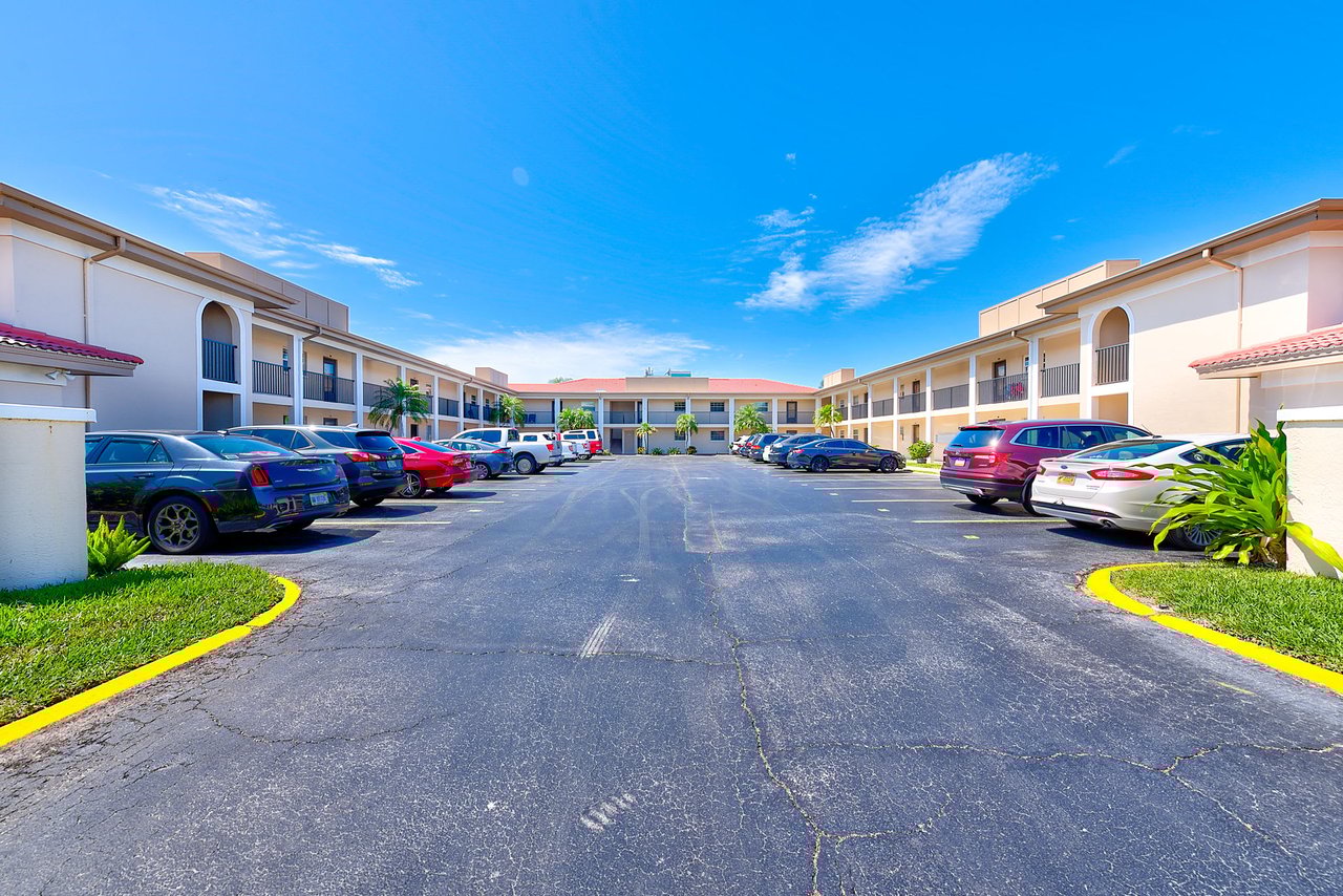 10280 Imperial Point Dr W, #20, Largo, FL 33774