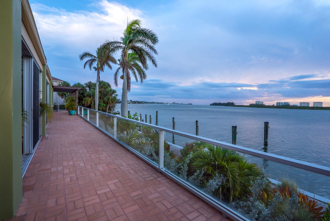 682 Mourning Dove Dr