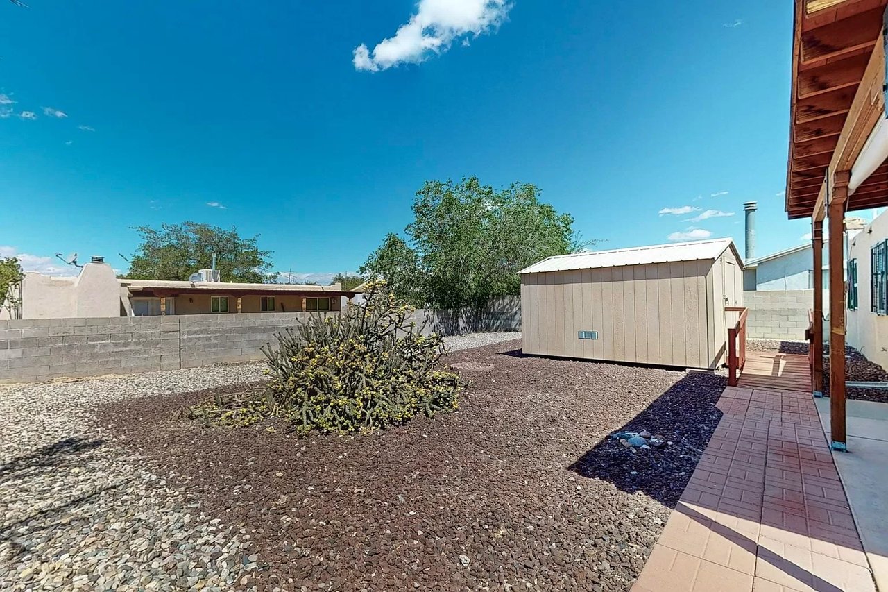 325 Judith Ln SW
