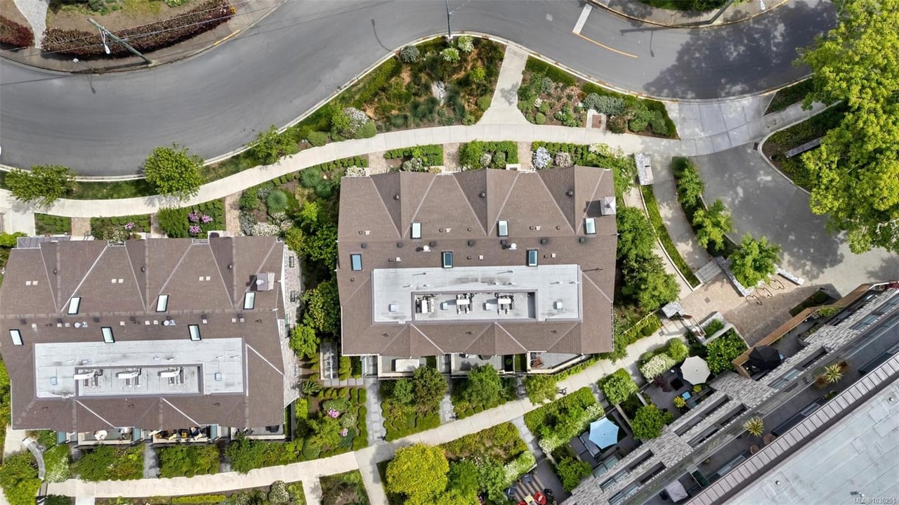1034 Pentrelew Pl