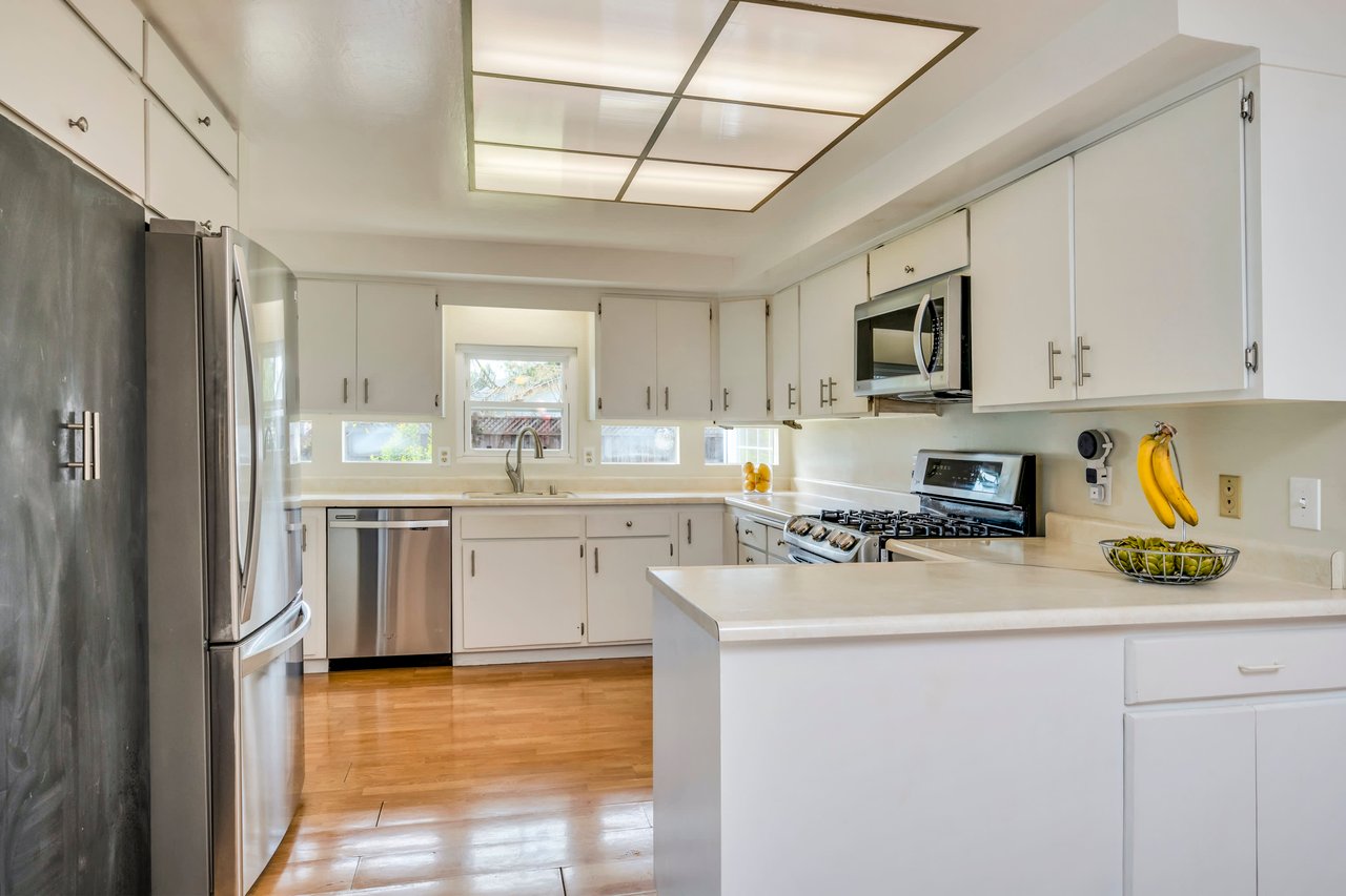 4858 Devonshire Place