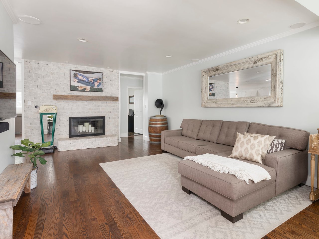 839 Eucalyptus Drive