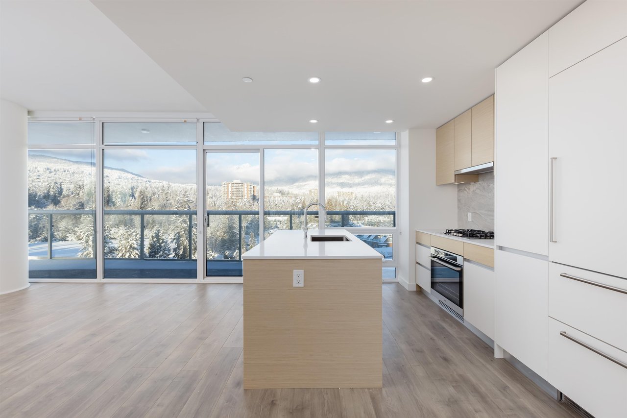 908-200 Klahanie Ct