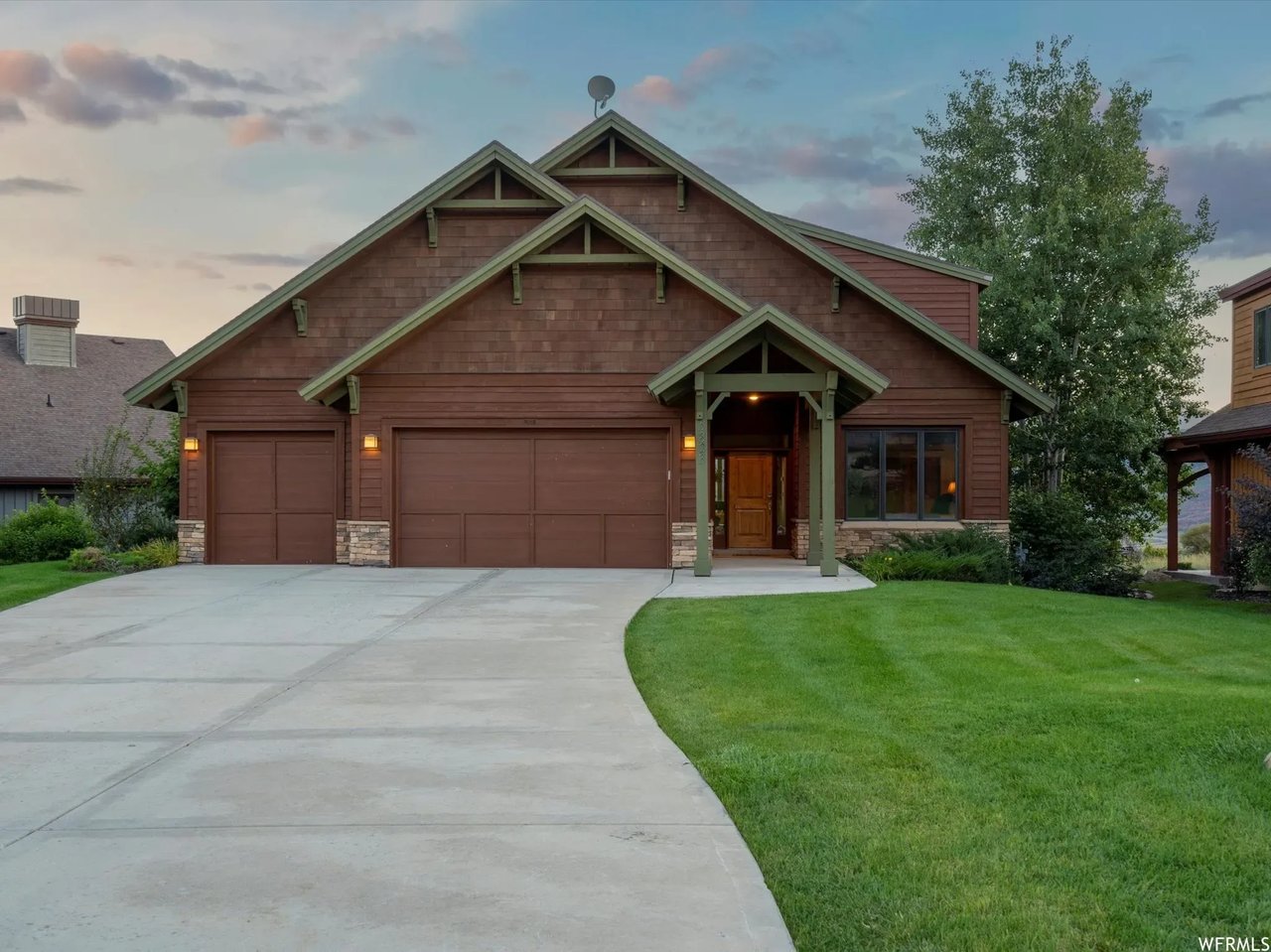5823 E Elkhorn Dr