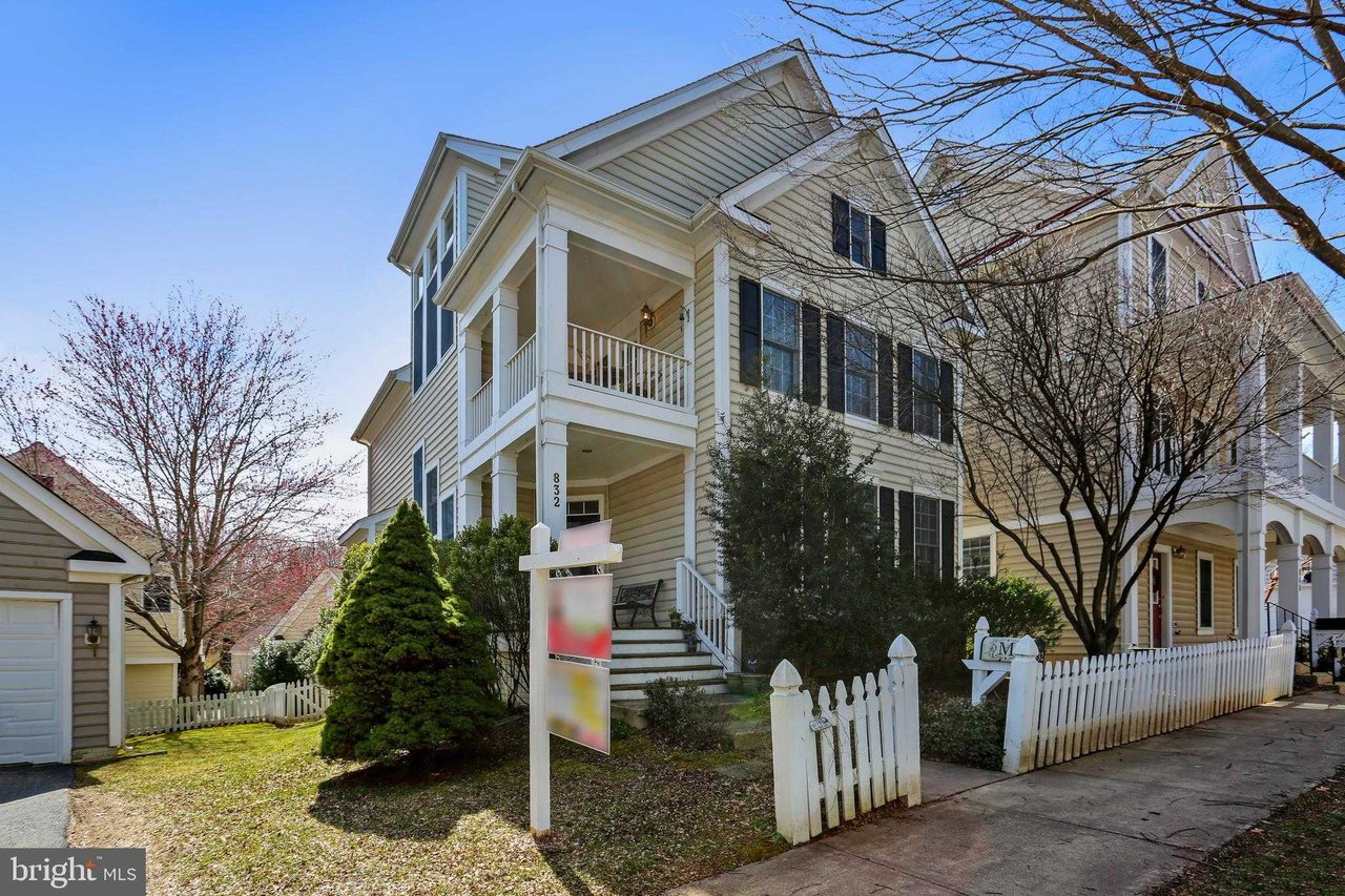 832 LAKE VARUNA DRIVE