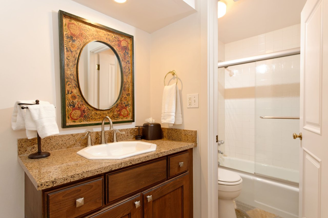 900 E Durant Street Unit: B-105