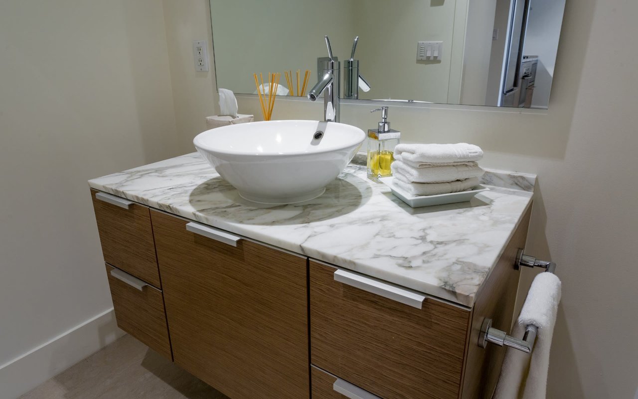 1111 Alberni St, #3403
