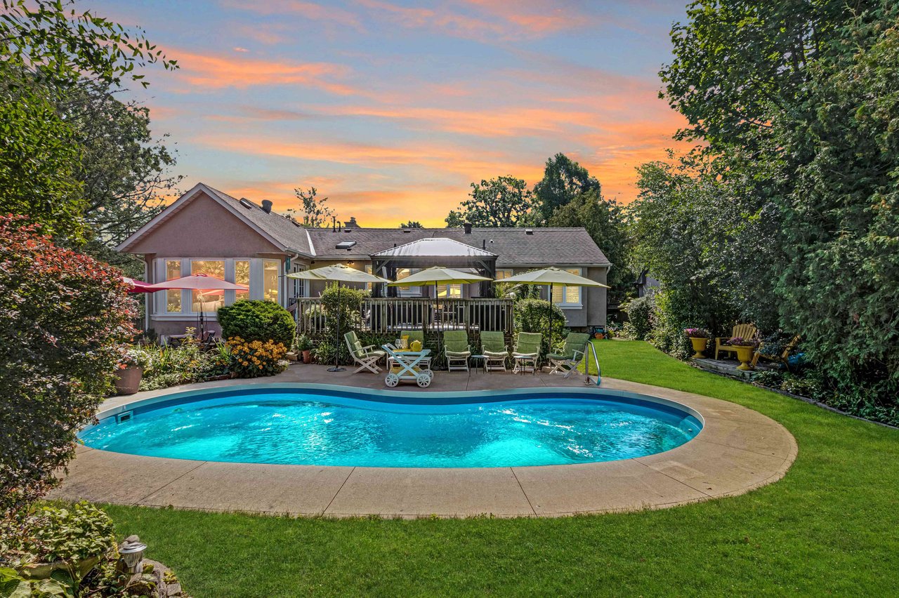 1255 Lorne Park Rd
