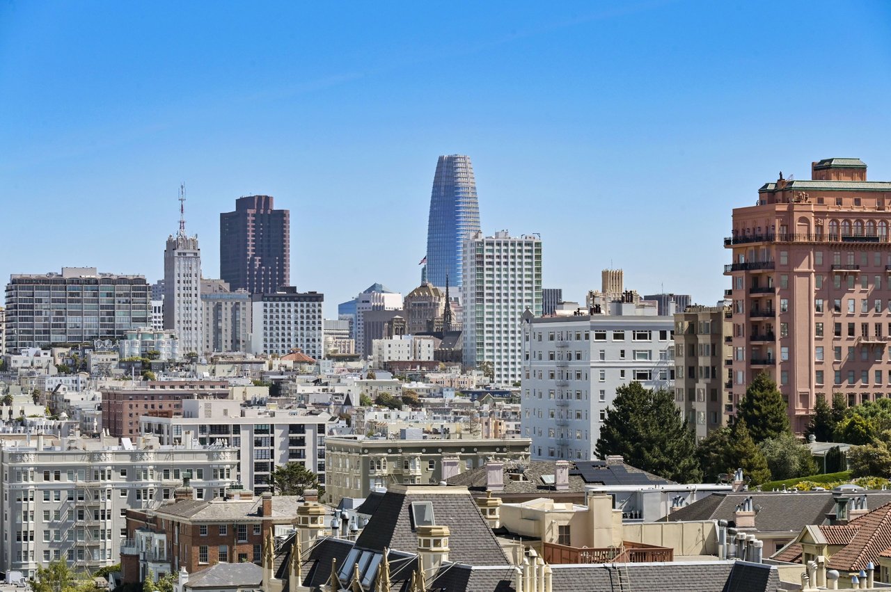 Just-Renovated Pacific Heights Condo With Southern Views