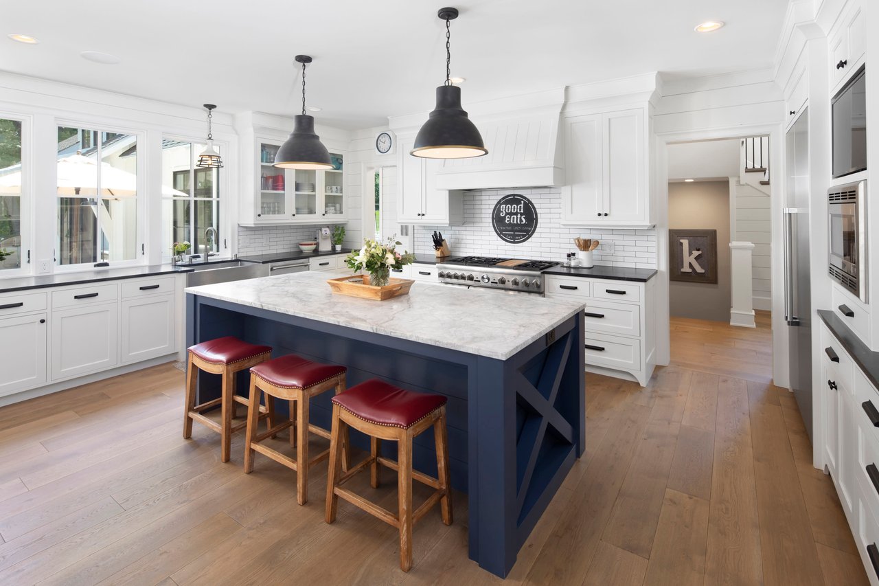 4693 Vine Hill Road | Deephaven