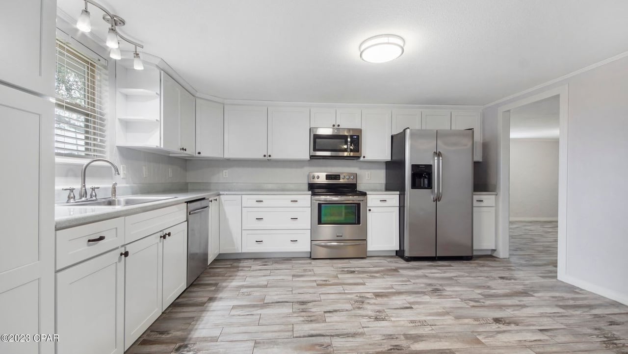 635 S GAY Avenue