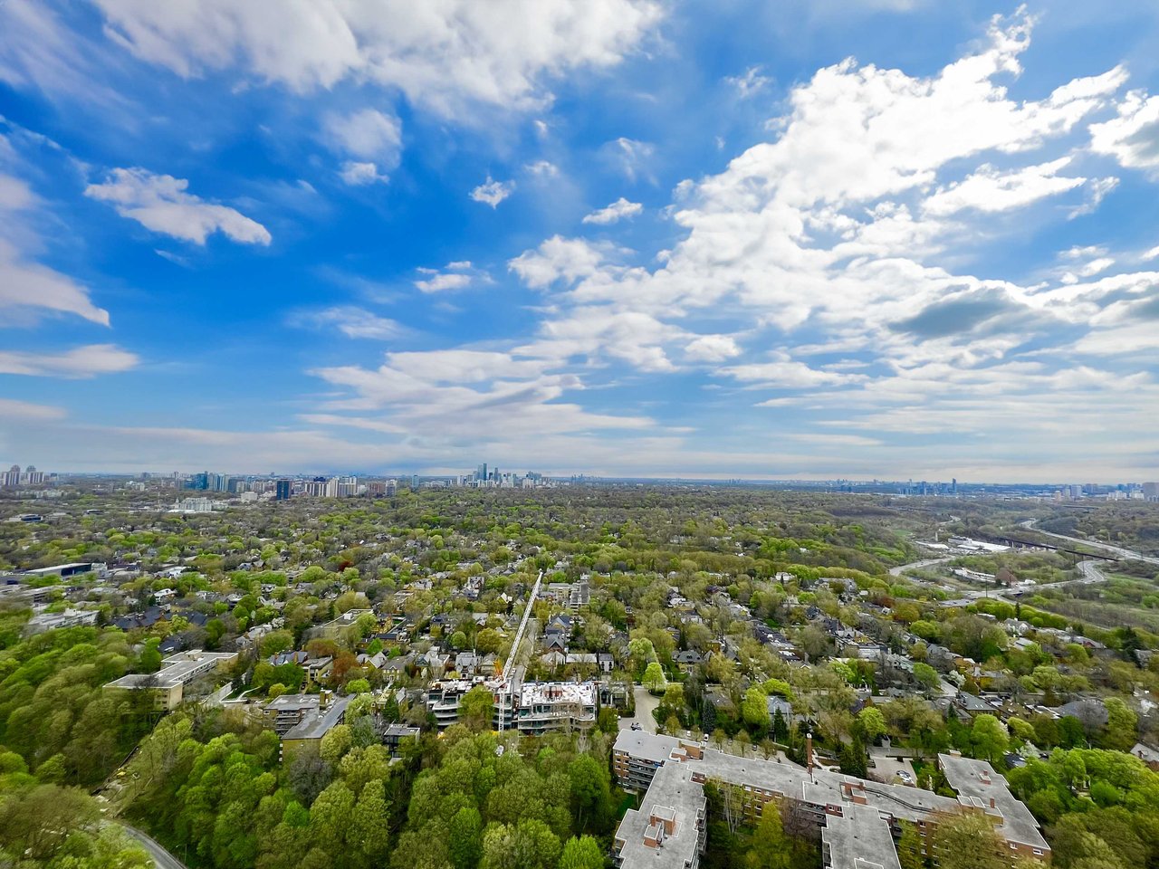 585 Bloor St E #4215