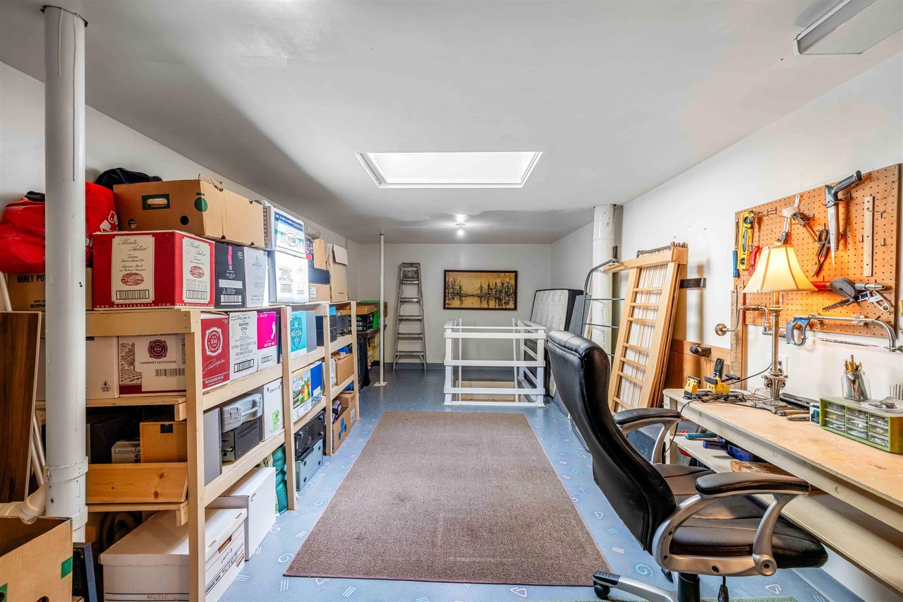 7-4957 Marine Dr
