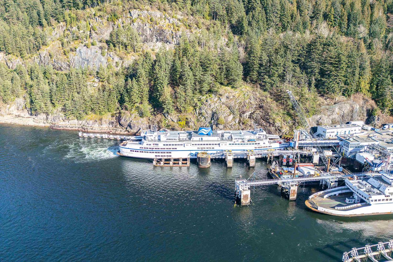 5383 Howe Sound