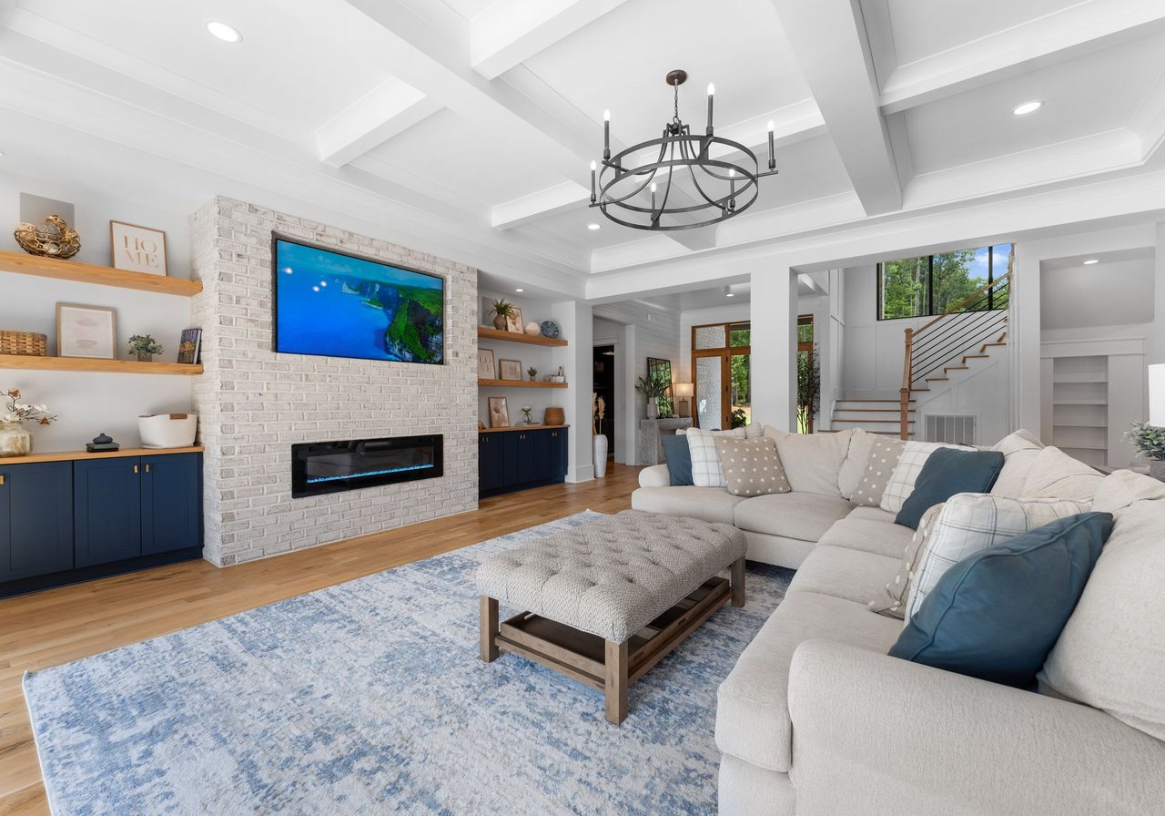 1812 Marthas Vineyard Road | Luxury Waterfront Modern Retreat