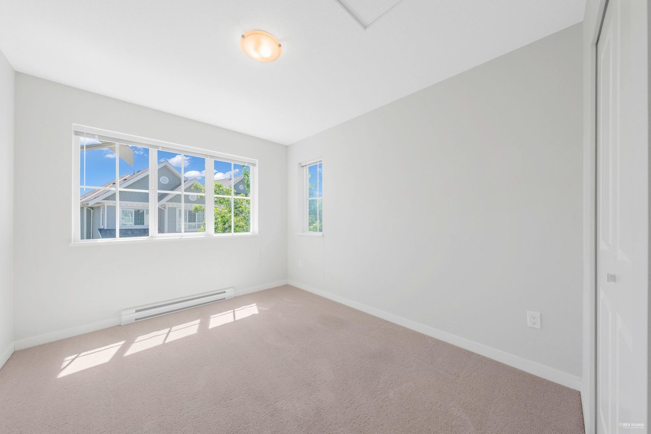 4-5510 Admiral Wy