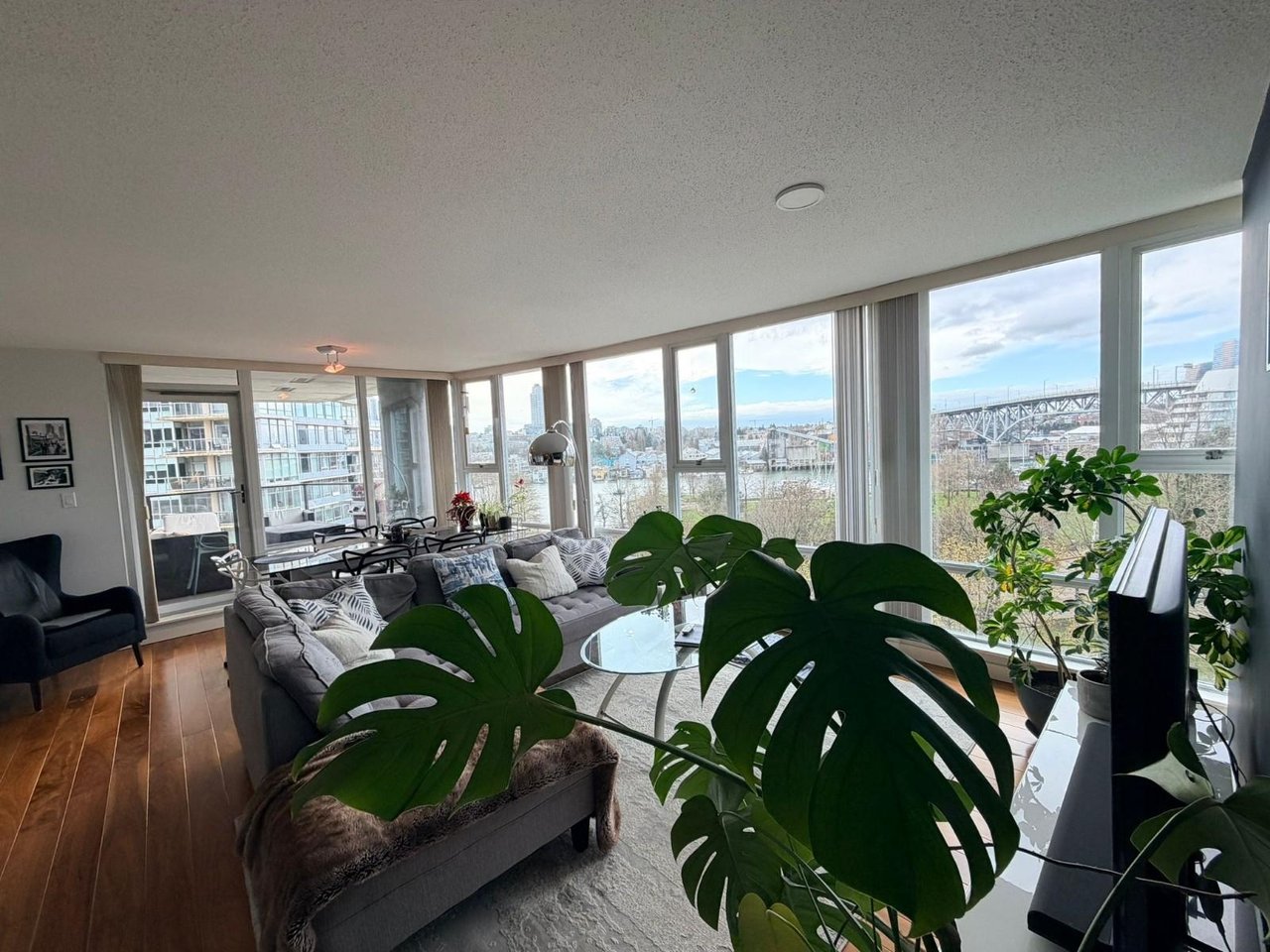 603-455 Beach Cres