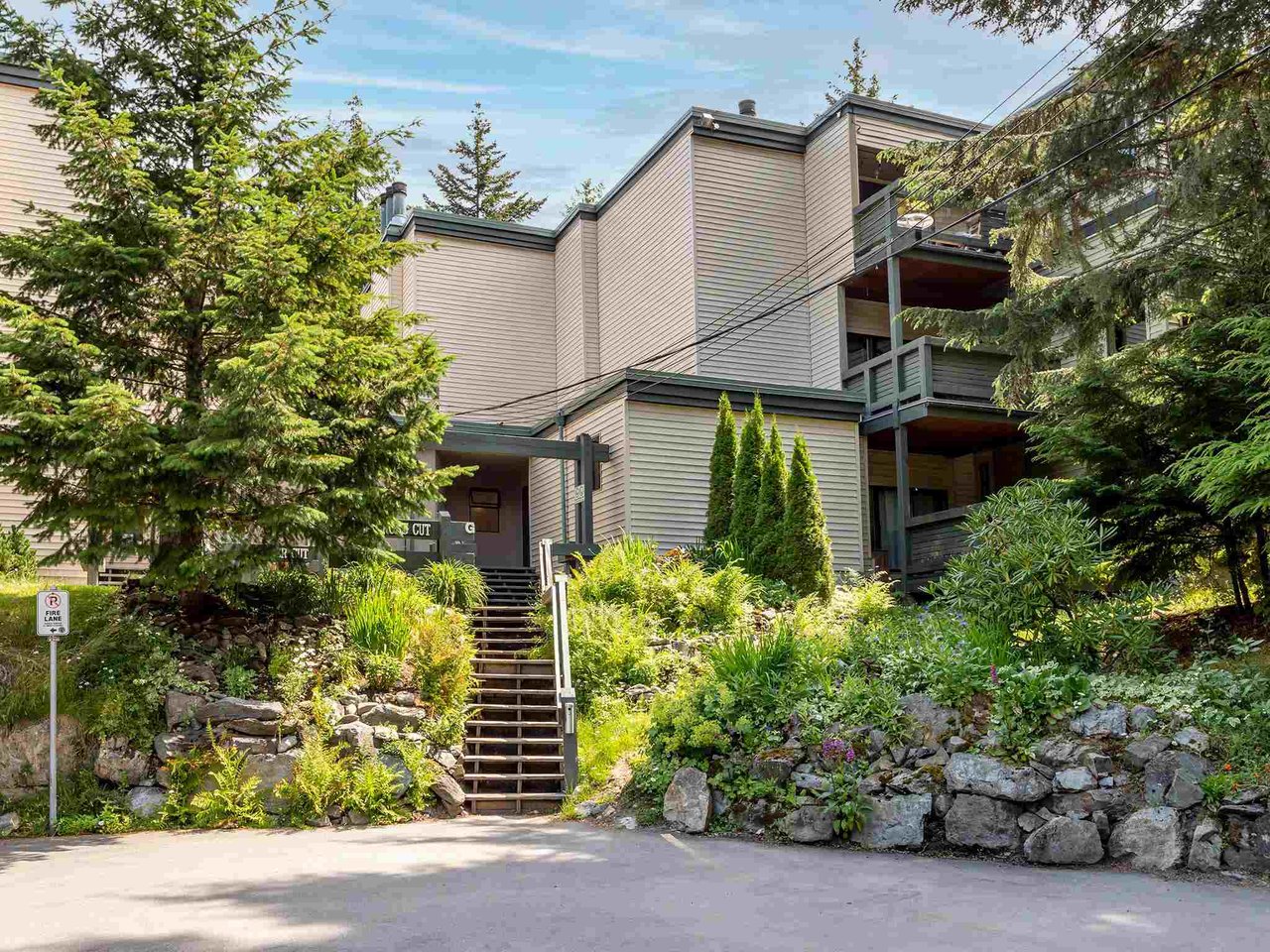 G103-1400 Alta Lake Rd
