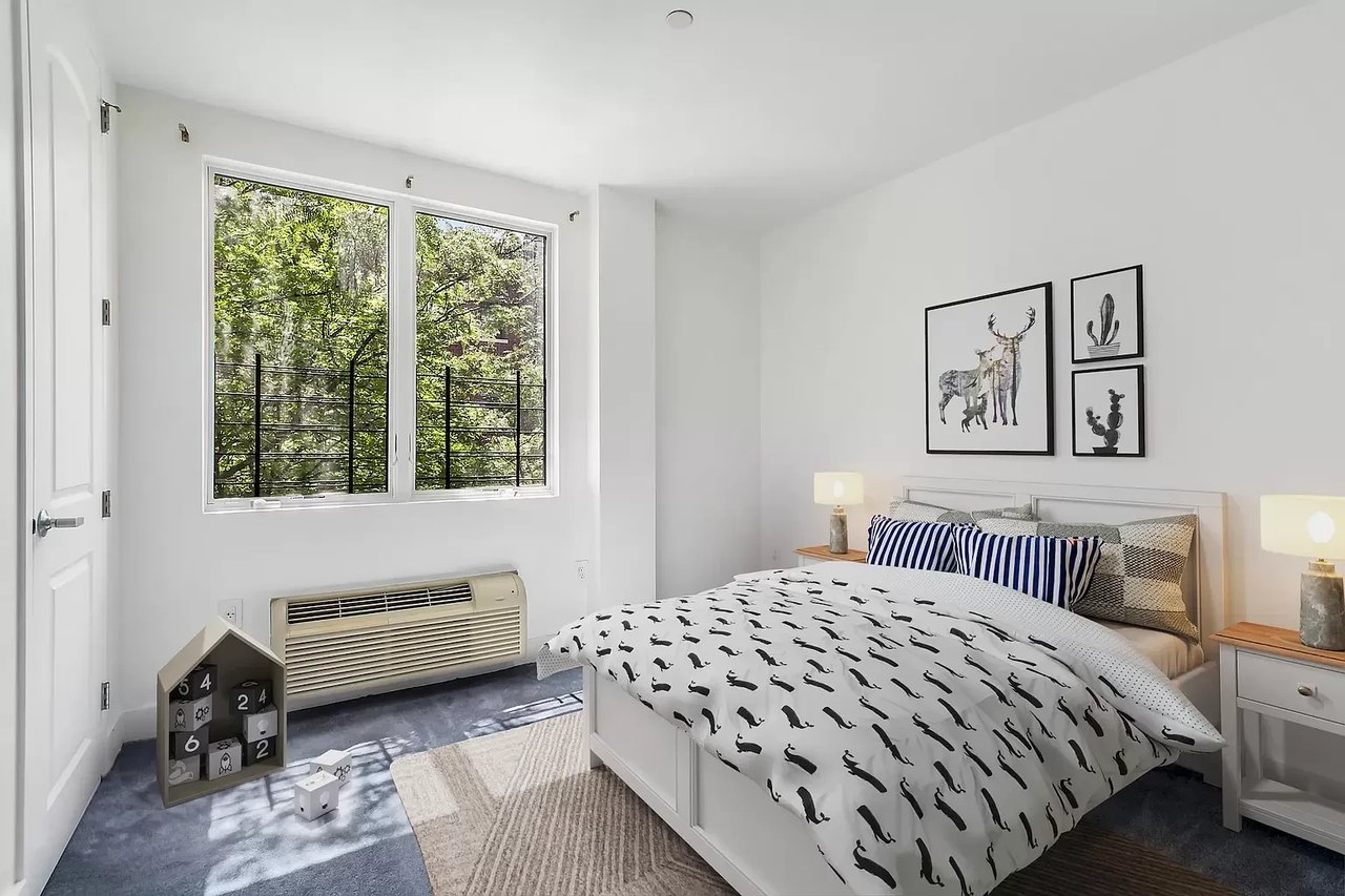 2155 Daly Ave, #4A