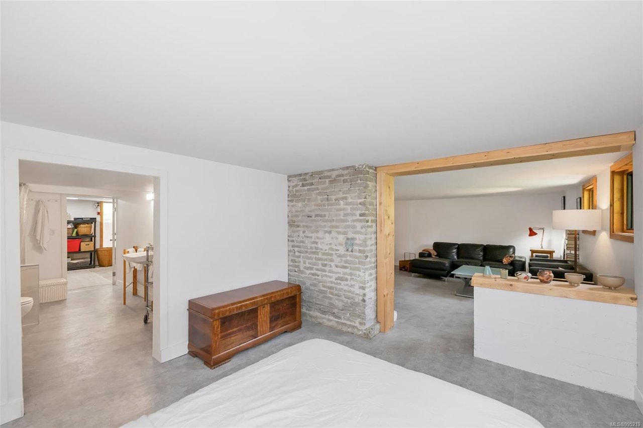 36 Tovey Cres, View Royal