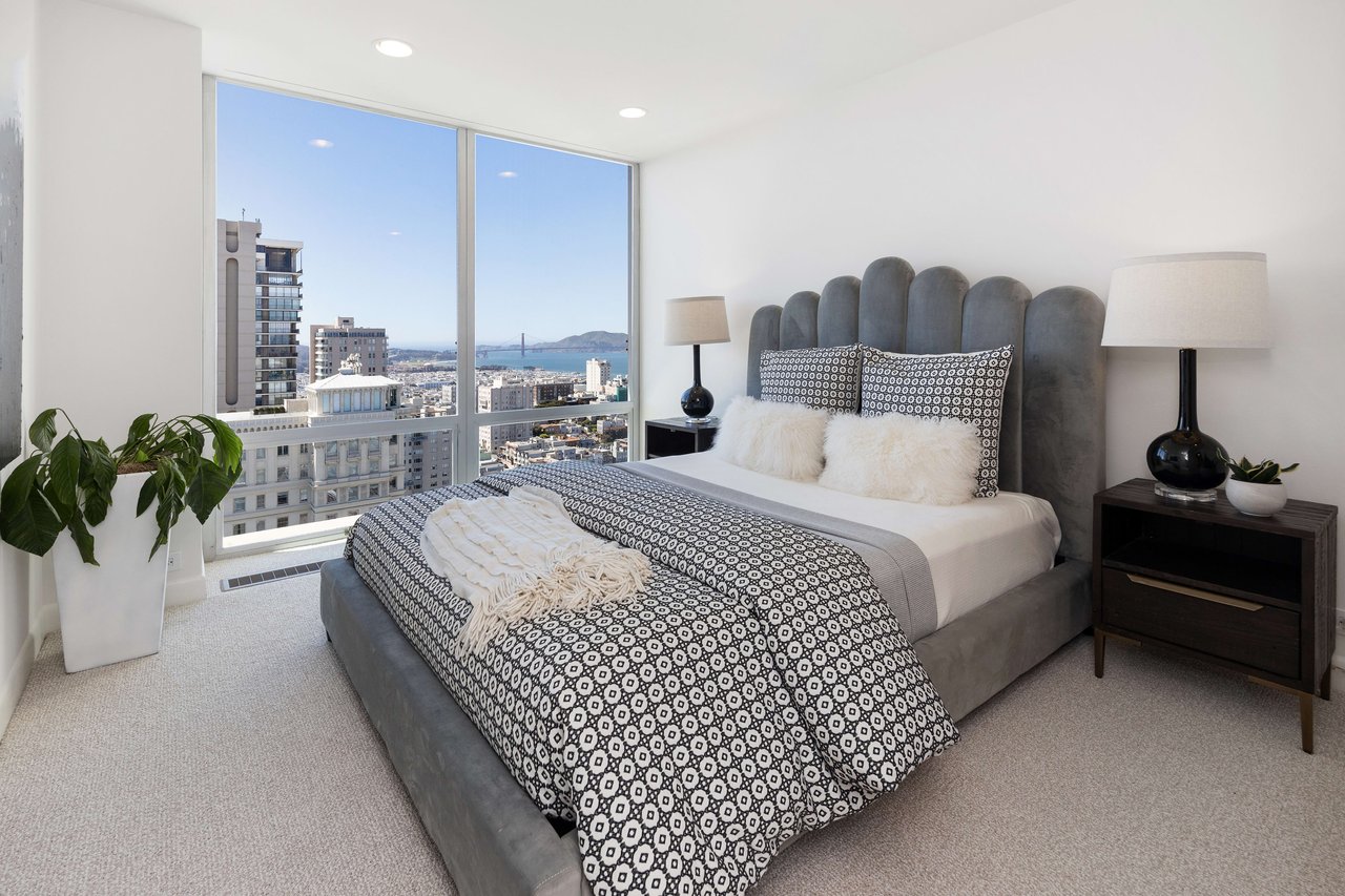 Showcase View Apartment at 1750 Taylor
