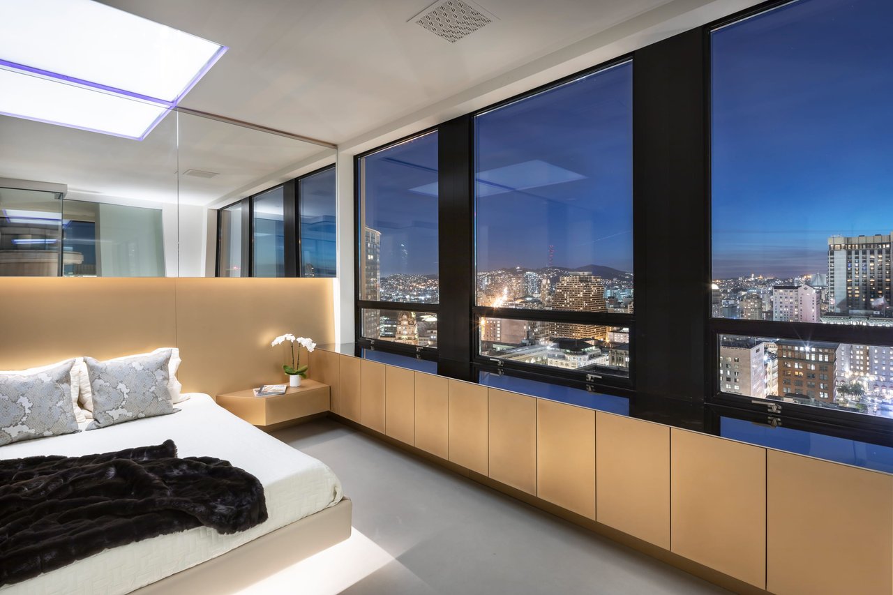 Ritz-Carlton Penthouse 2401