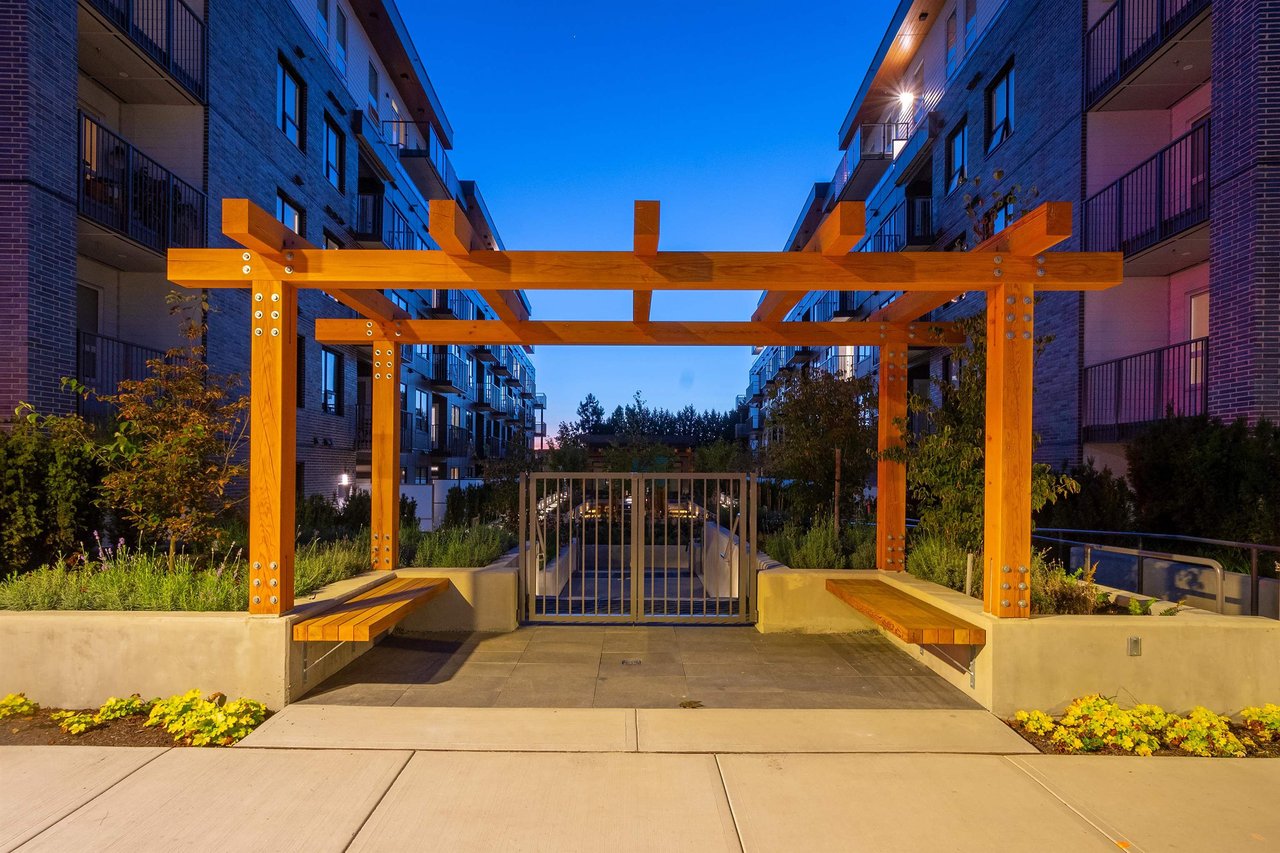 216-645 Como Lake Avenue, Coquitlam