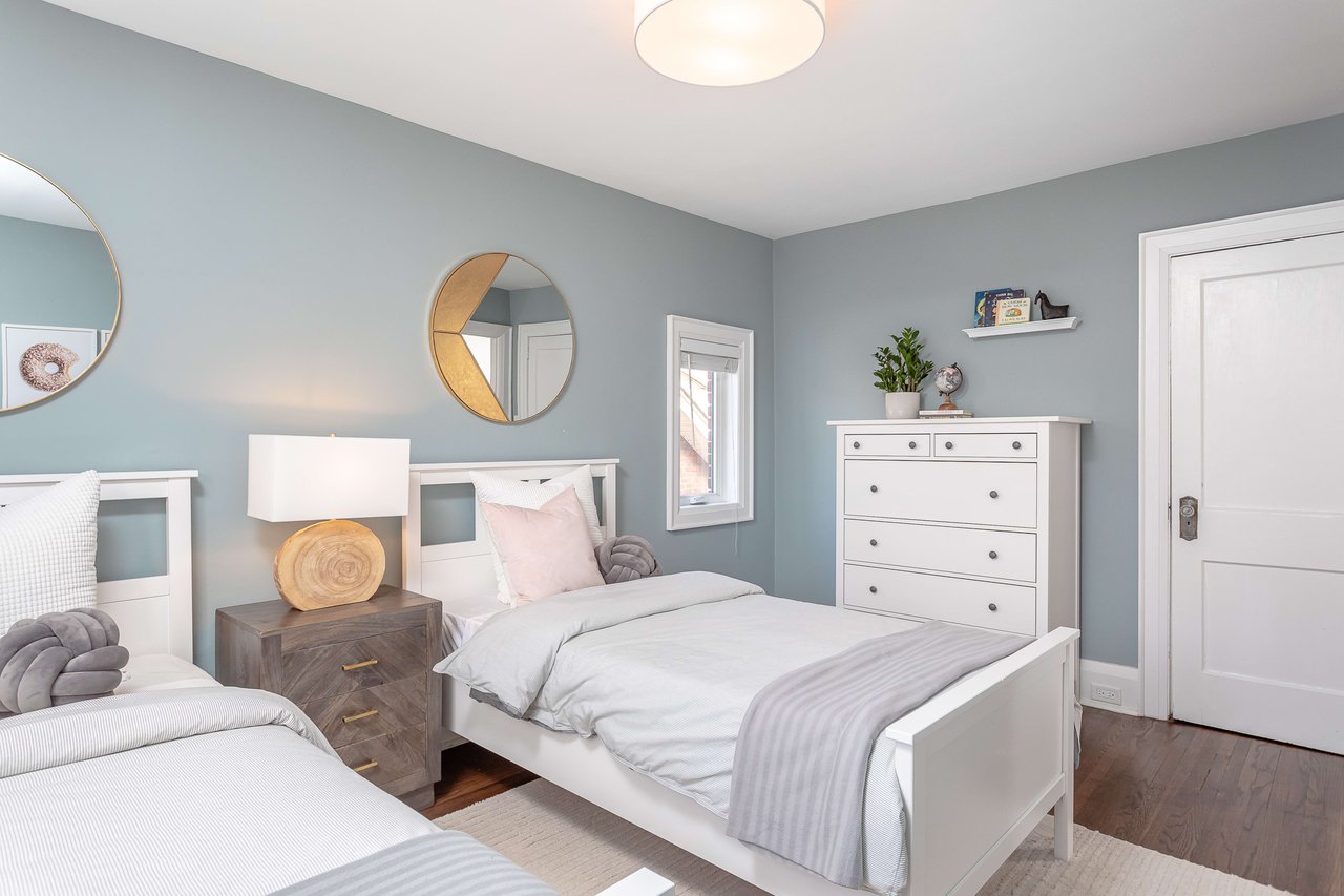 11 Avalon Blvd