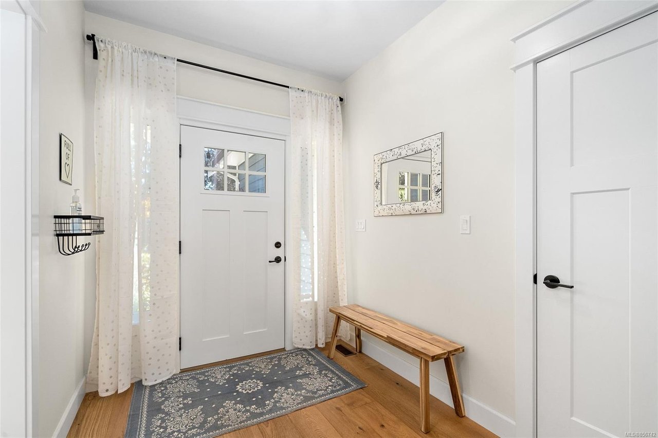 308 View Royal Ave