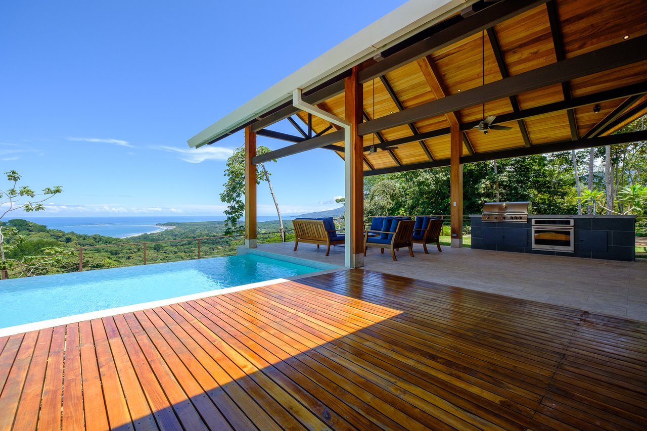 Luxury Infinity Pool Property, Uvita, Puntarenas