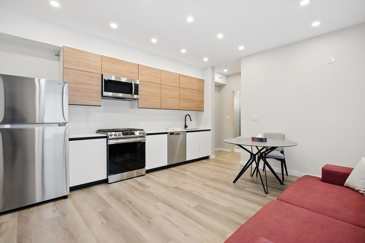 33-3385 Mamquam Rd