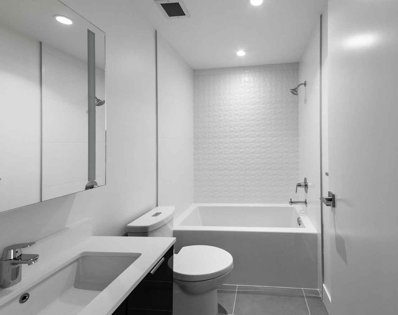 501-7777 Cambie St