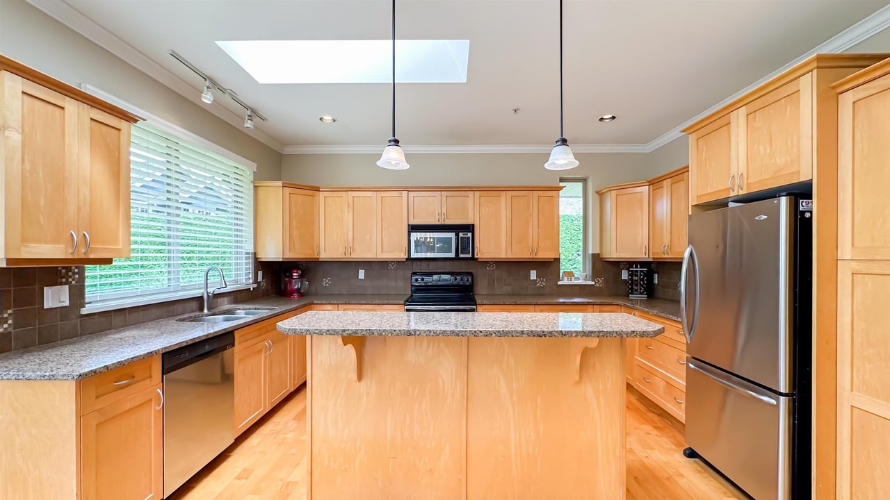 158 Stonegate Dr