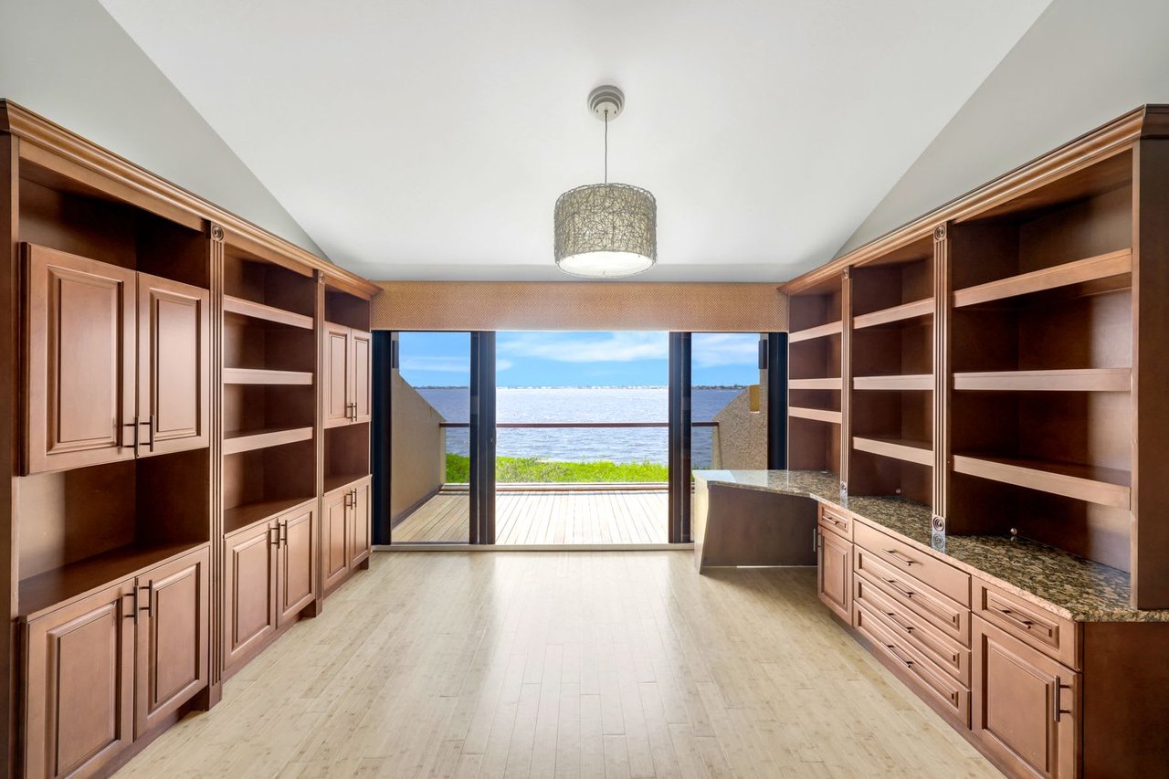 5018 Harbortown Lane