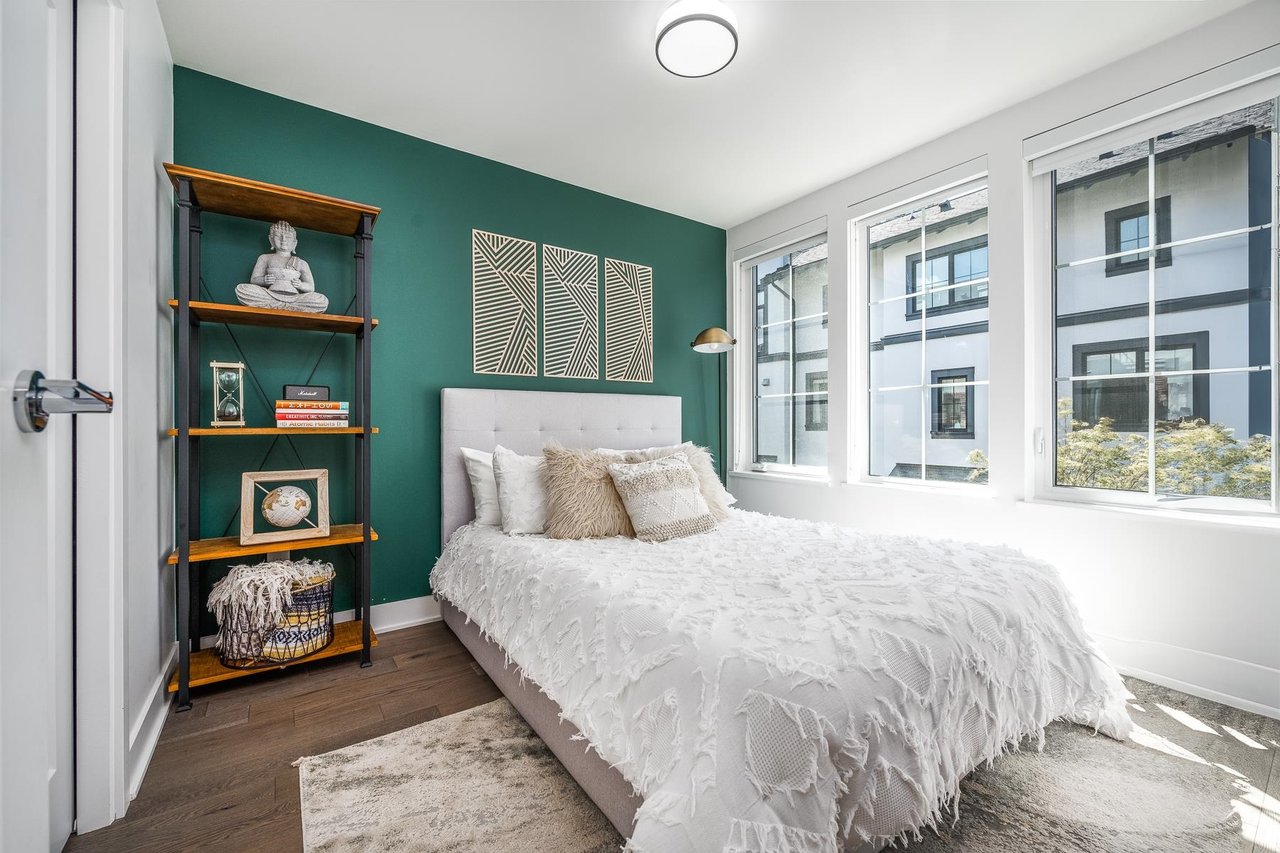 137-2070 Curling Road, North Vancouver