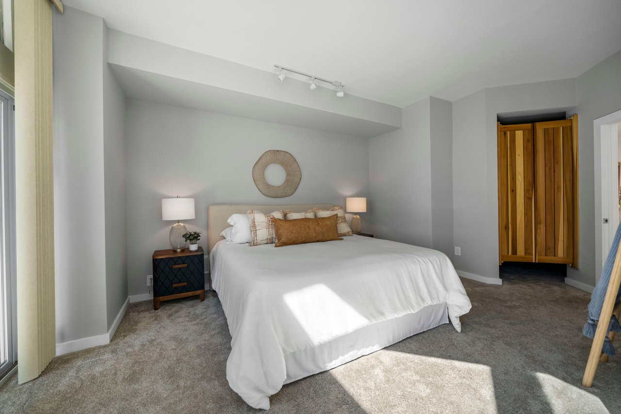 1041 SAINT GREGORY STREET #4