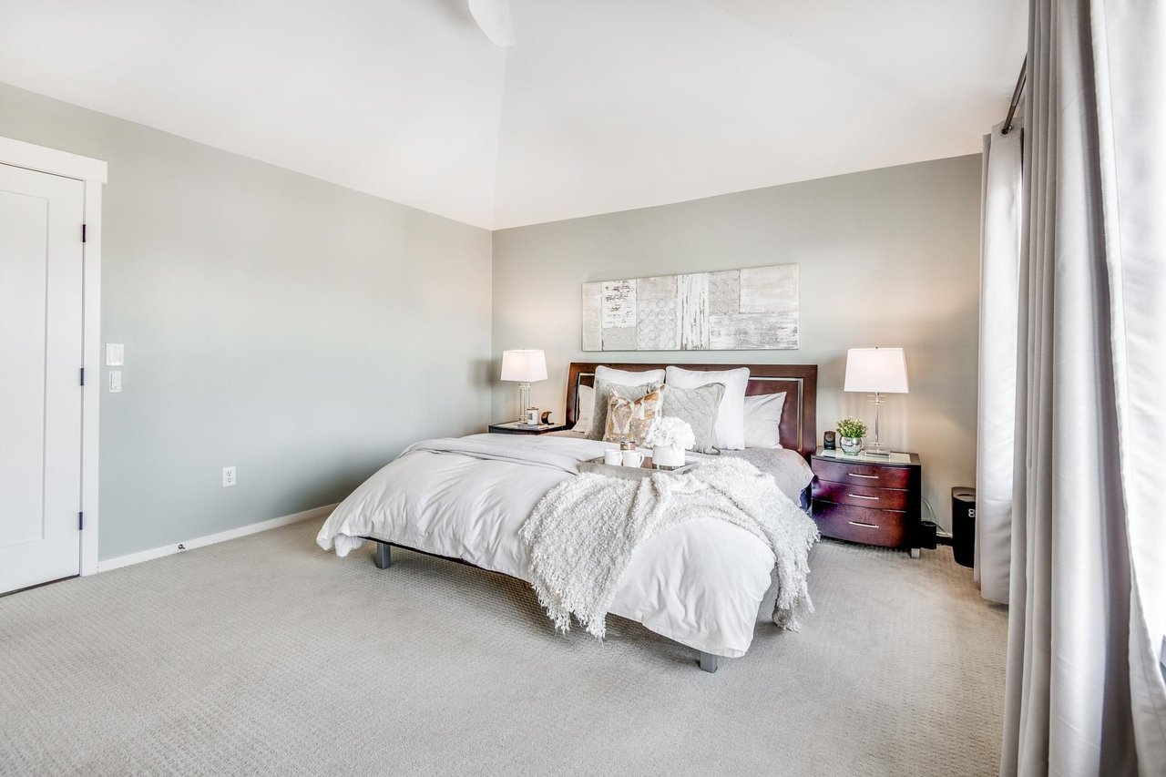 12 Greenleaf Dr