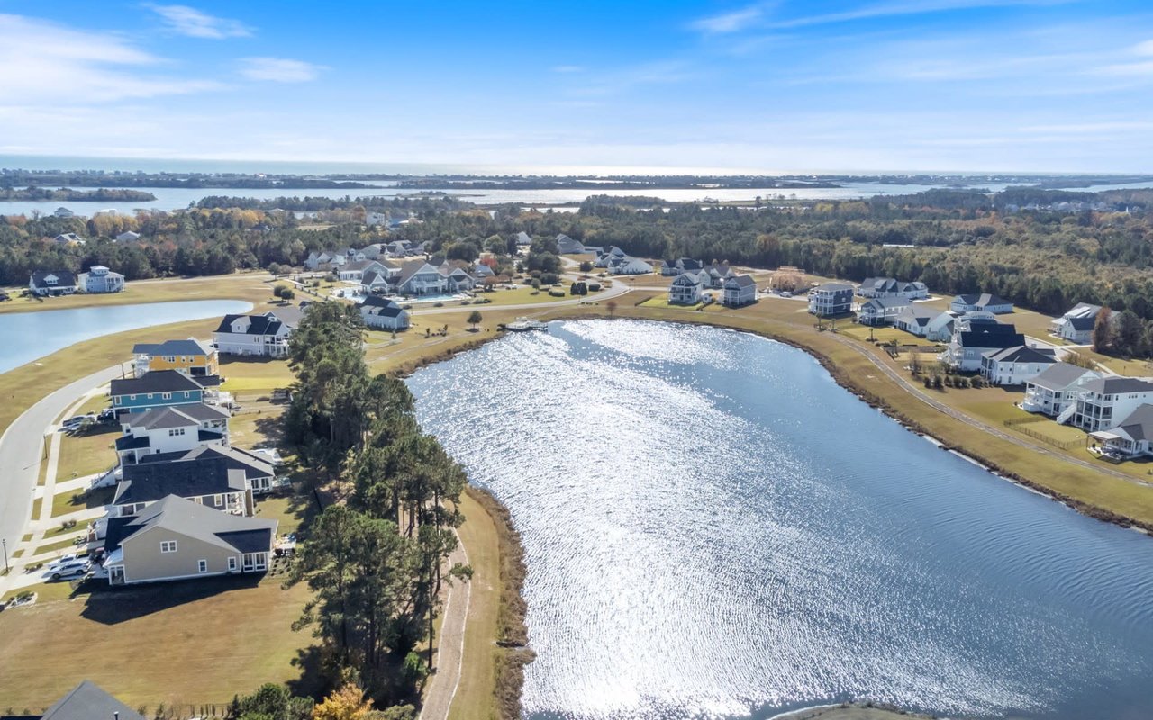 Summerhouse on Everett Bay