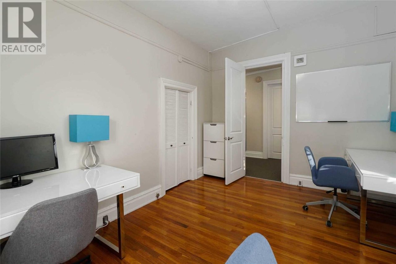 190 Main St #203