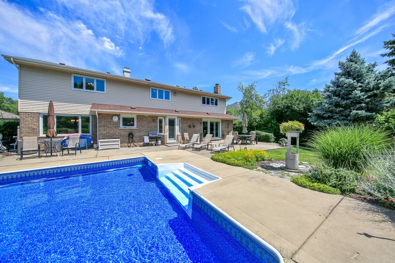 Beautifully Appointed Home Perfect For Entertaining