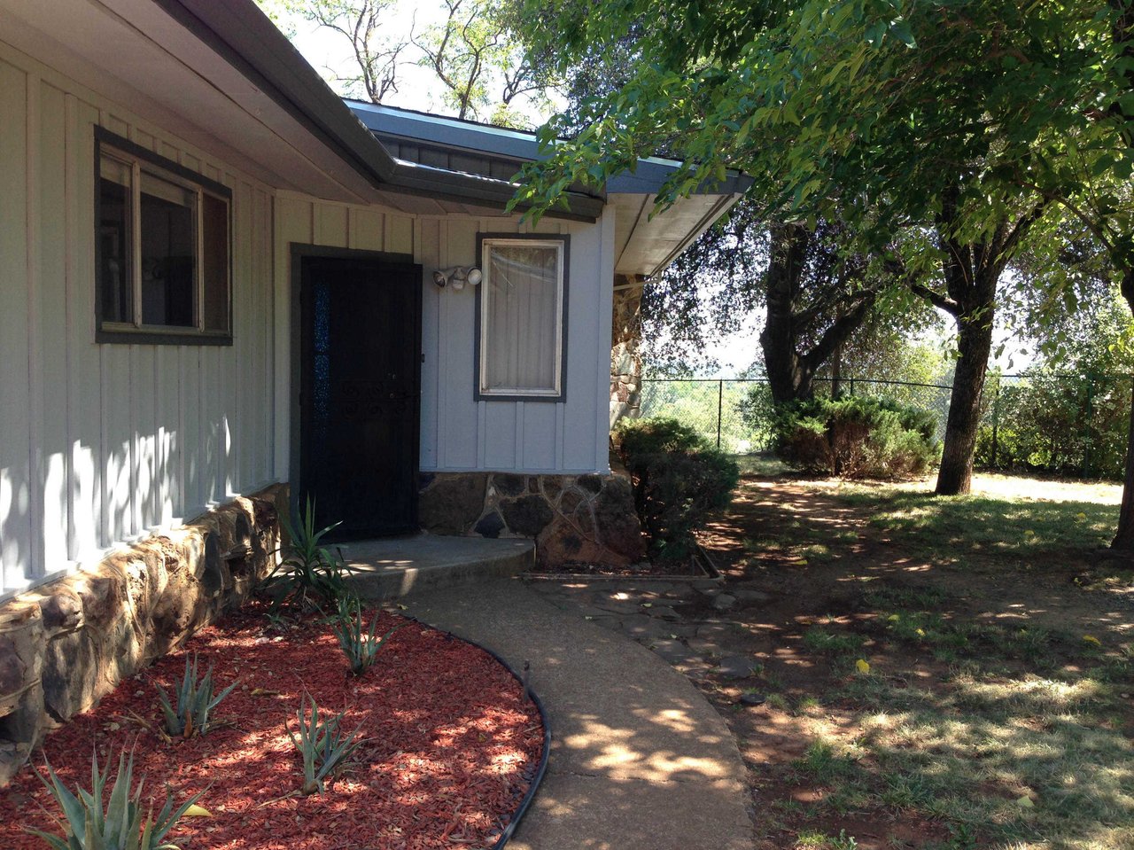 1043 SHASTA Way