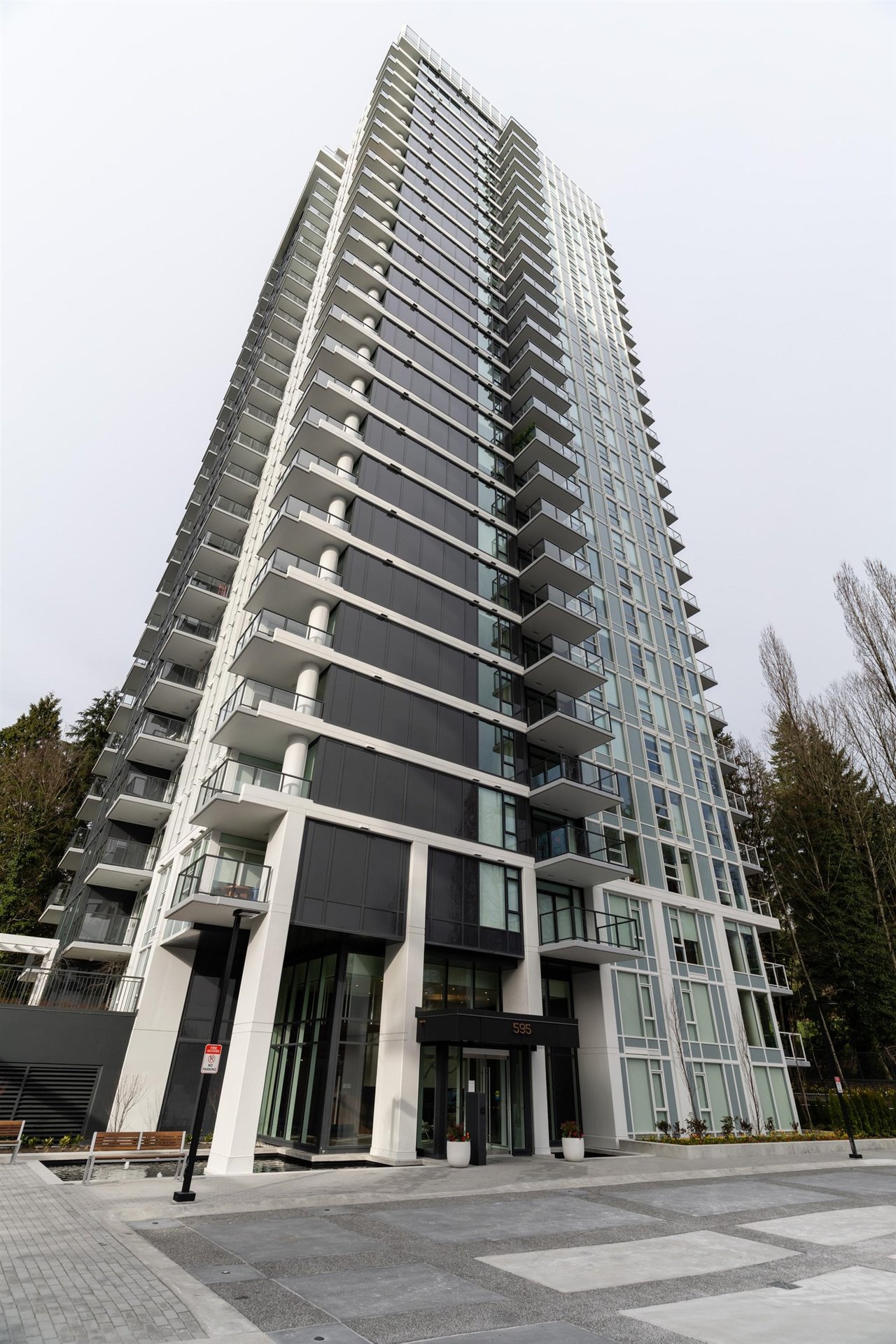 1006-595 Austin Ave