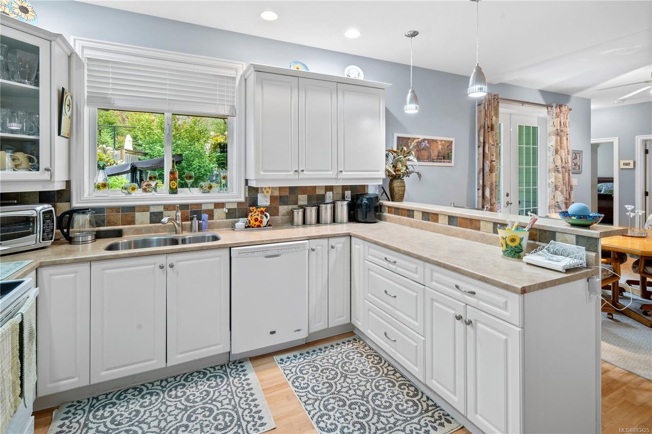 1260 Rockhampton Close