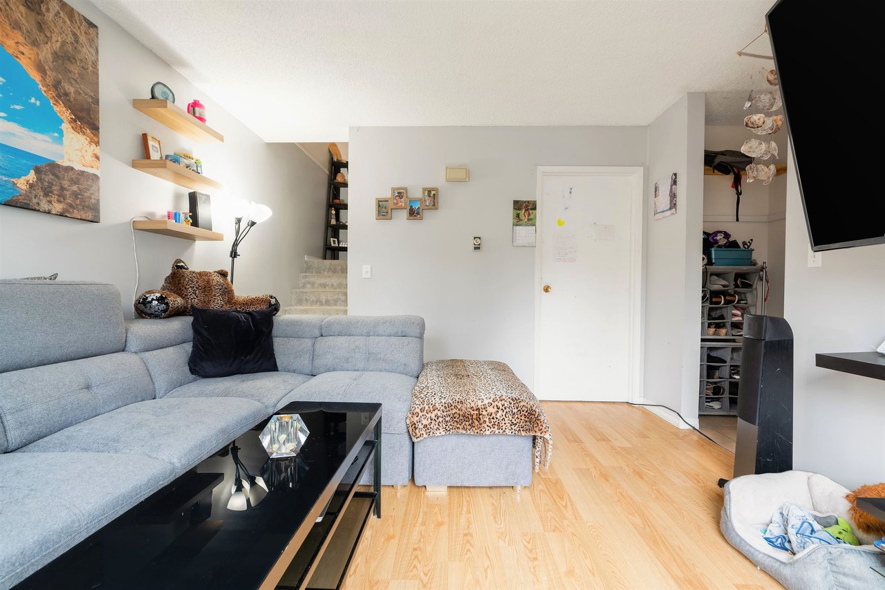 4-313 Highland Wy