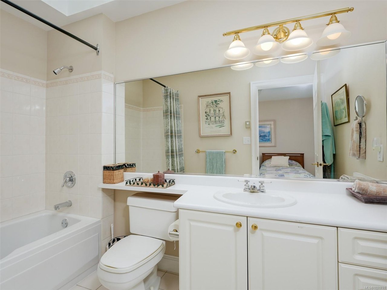 1-2573 Kilgary Pl