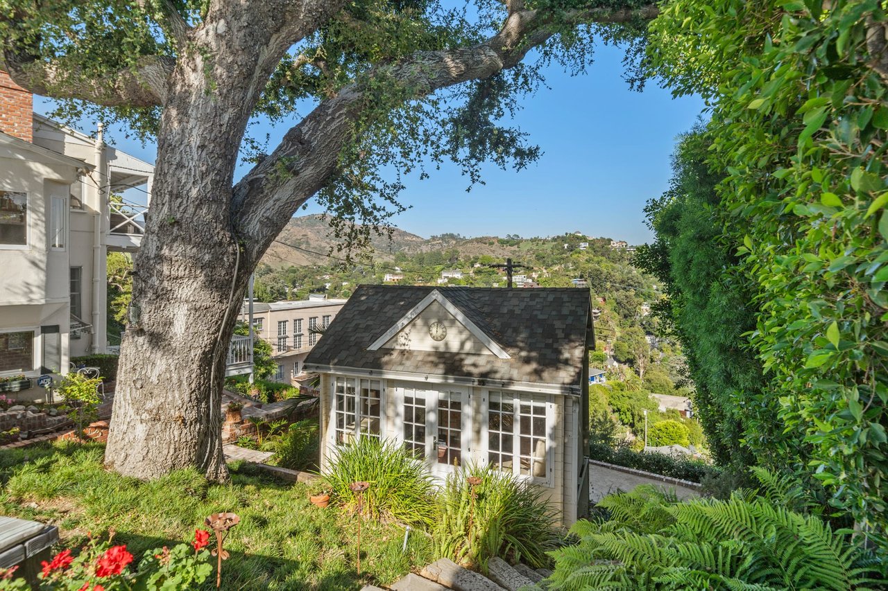 Hideaway Compound in the Hollywood Hills for Lease