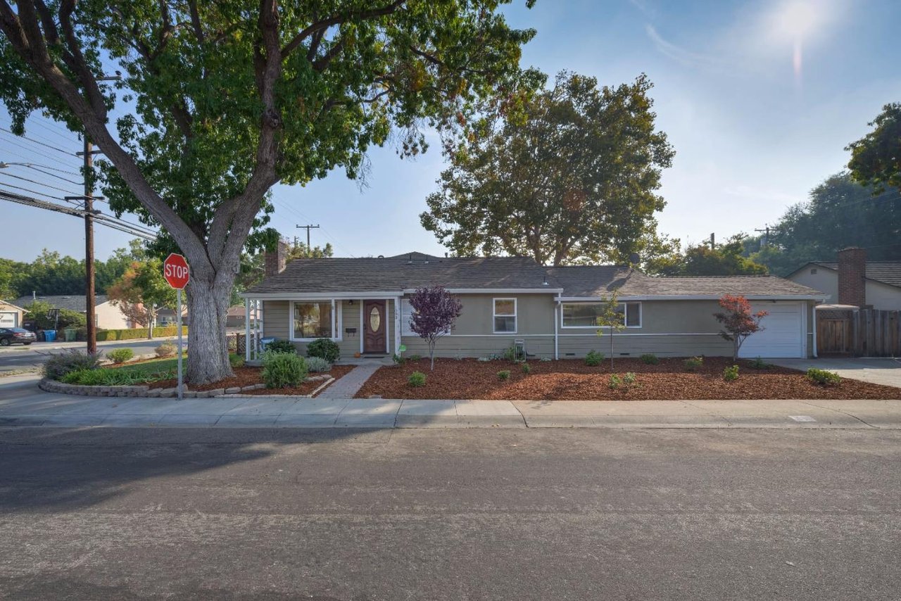 1093 Sunlite Dr