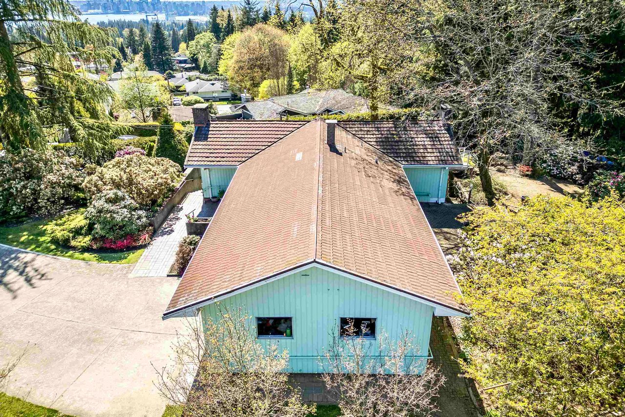 580 Granada Cres