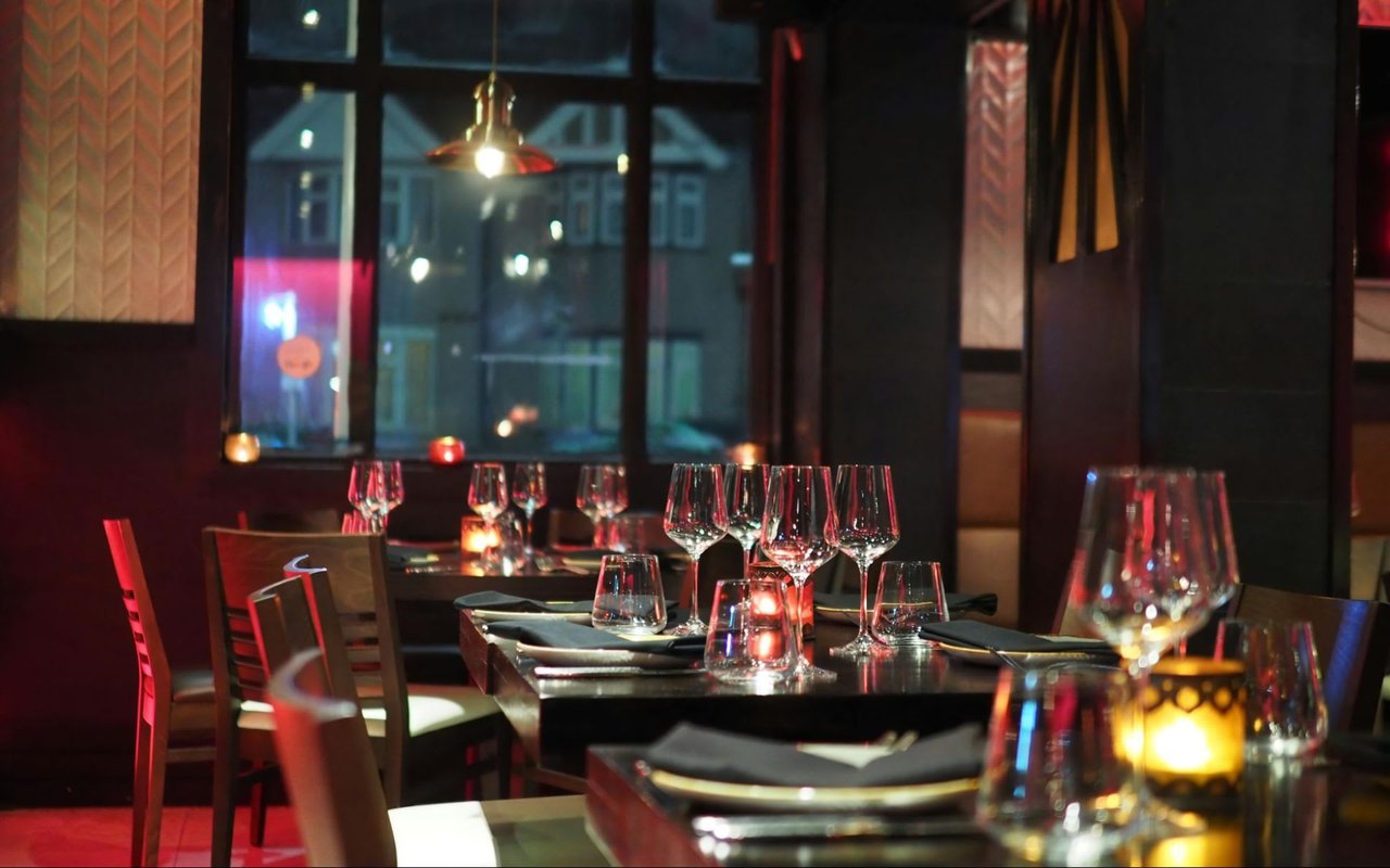 A Taste of Luxury: Exploring the Finest Restaurants and Bars in Hood County