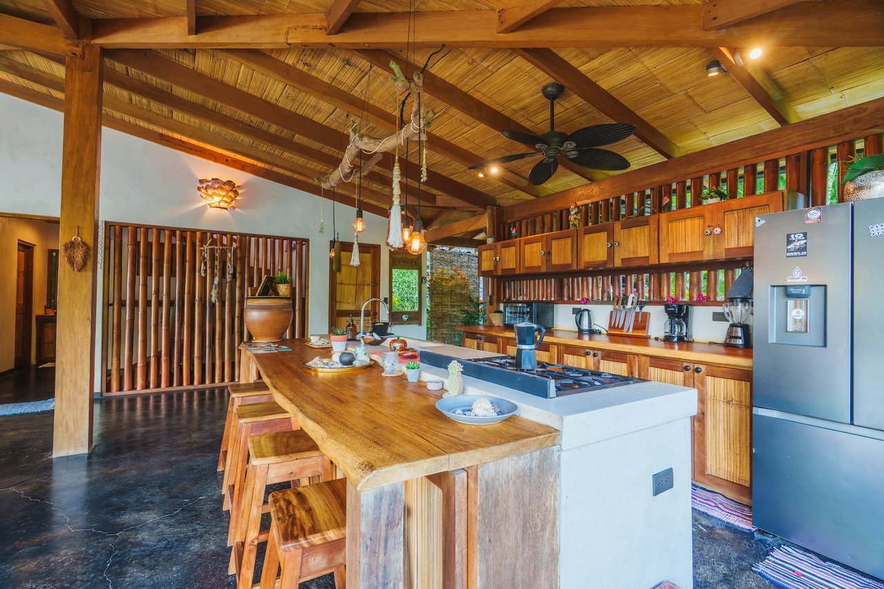 Balinese Vacation Rental Estate, Santa Teresa, Puntarenas